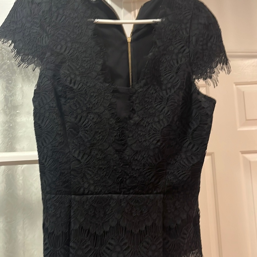 Lacey scoop neck zip back cap sleeve top
